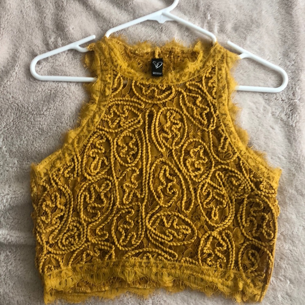 mustard/yellow crop from Windsor